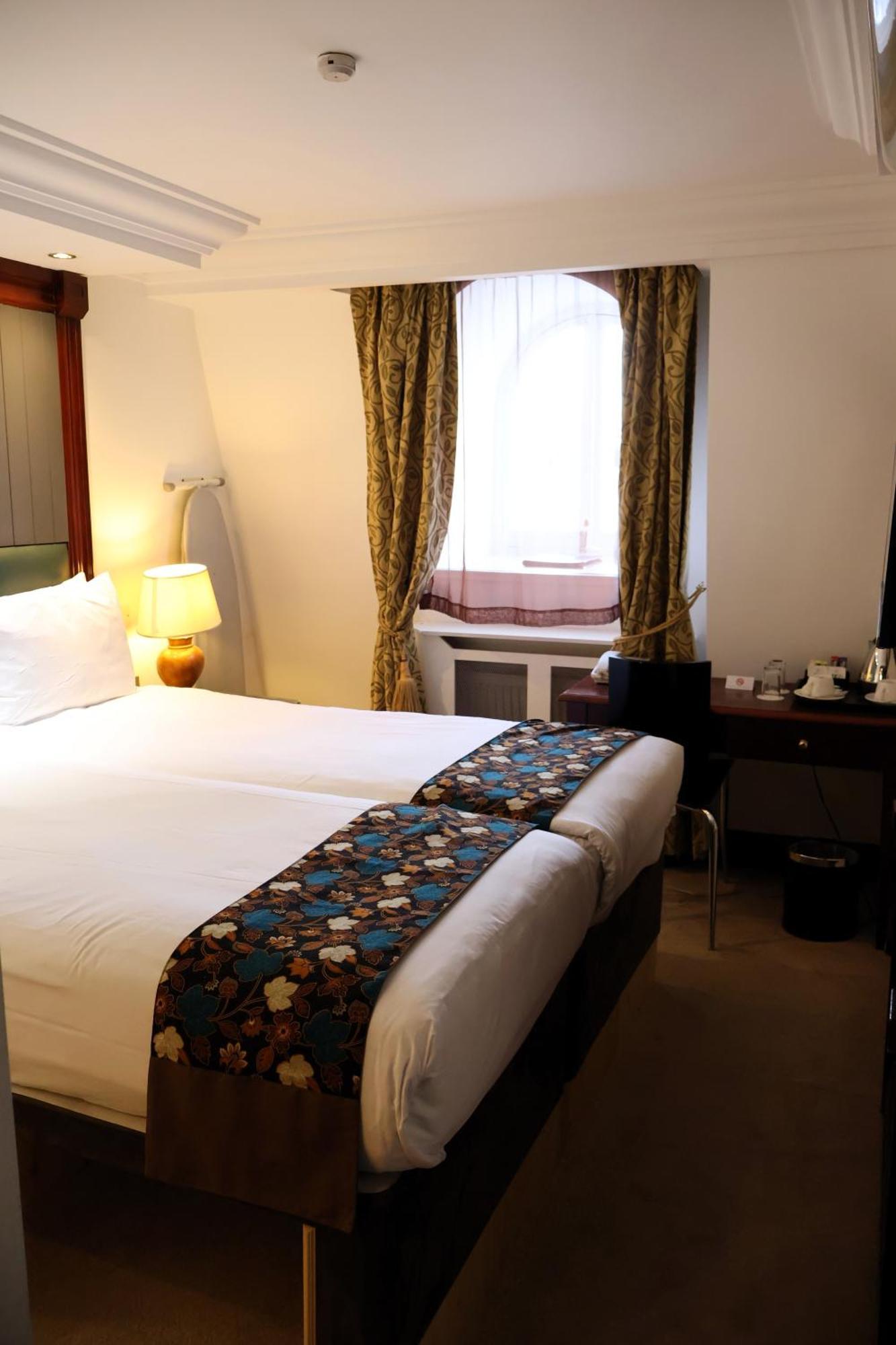 Dreamtel London Kensington Hotel Bagian luar foto